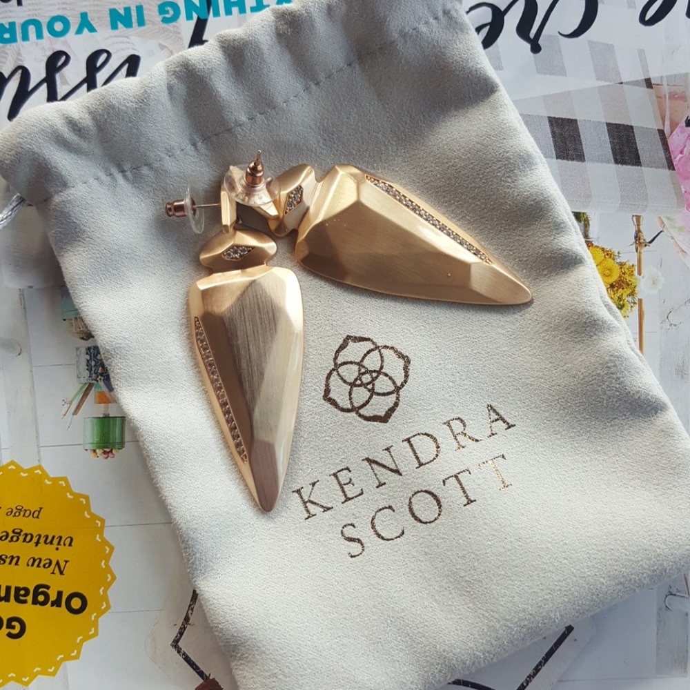 Kendra Scott Stellar earrings in rose gold